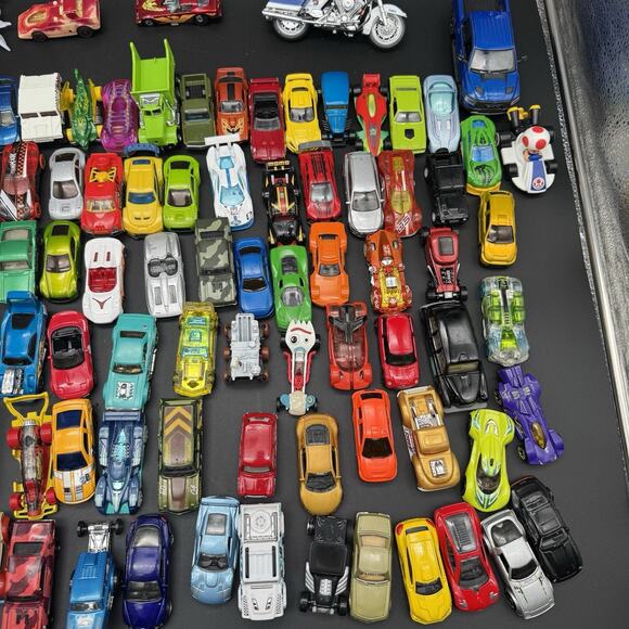 Huge Lot Of 123 Hot Wheels Matchbox & More Diecast Cars Redline 1960s - Modern - Picture 13 of 13